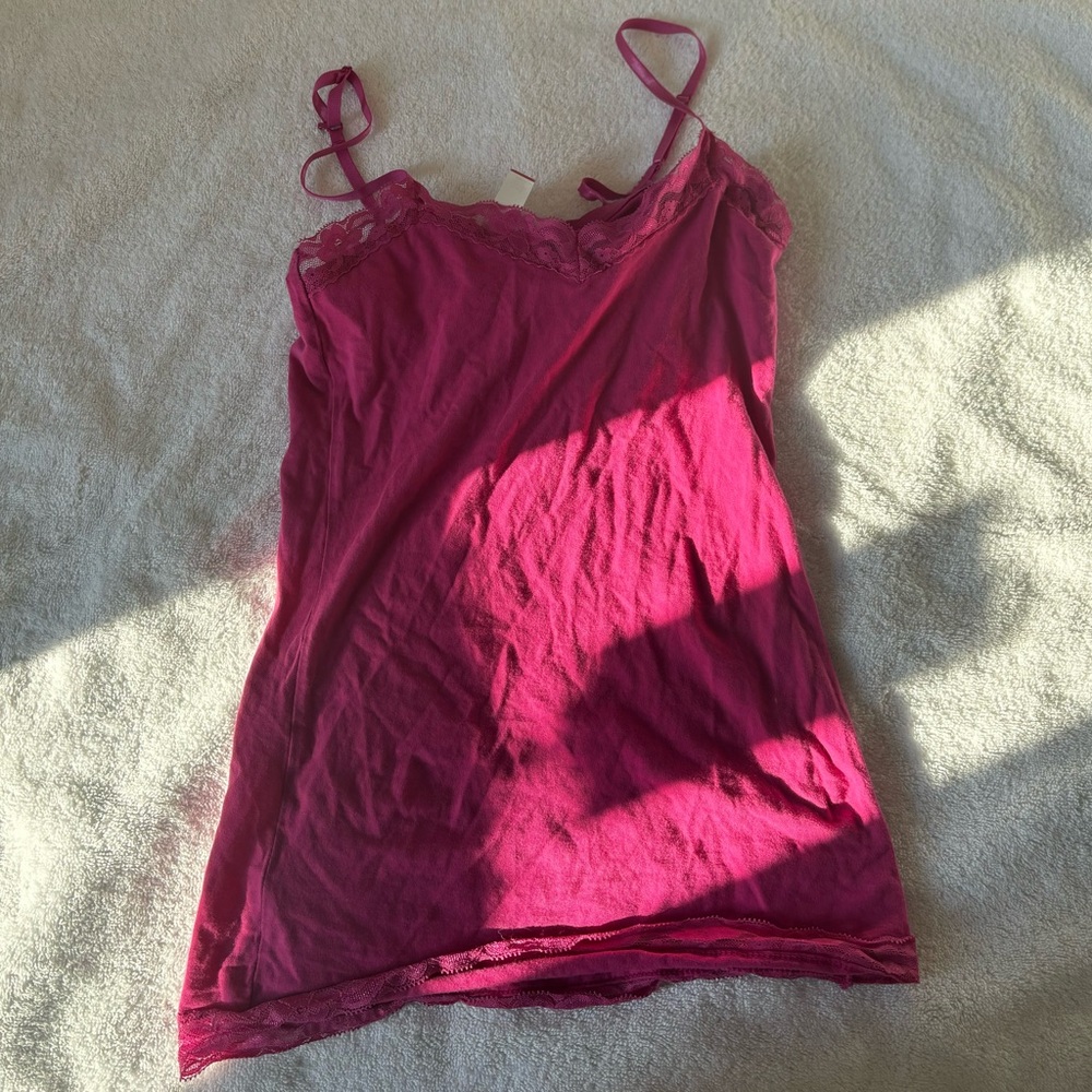 Y2K fashion tank.